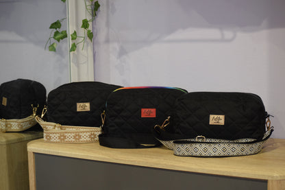 Ar dekoratīvo plecu siksnu